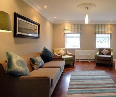 Villa Luxurious KC House à Dungannon Extérieur photo